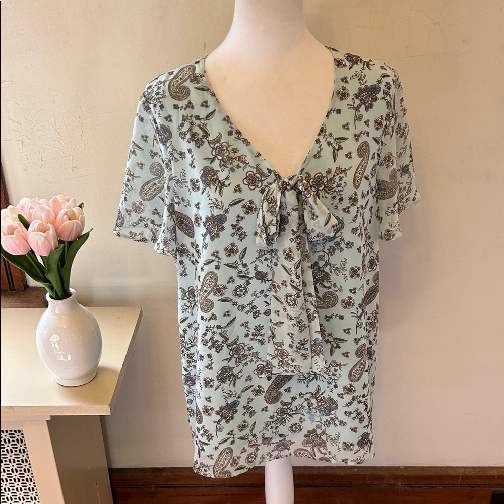 Pleione Floral Paisley Tie-Neck Women's Blouse- Light Blue Size M EUC